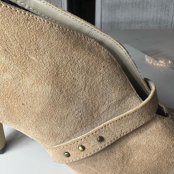Bella Vita Women’s Peep Toe Suede Slip on Bootie size 12M Tan chic - Picture 11 of 15